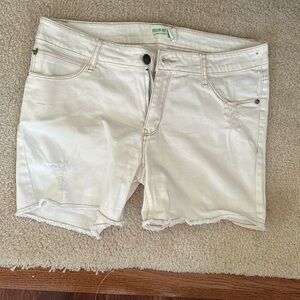 Beige Denim Summer Shorts 🩳 Excellent Condition Dream out Loud size 9